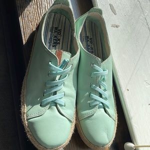 Gorgeous soft leather mint shoes